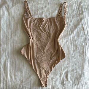 Skims Nude Fits Everybody Square Neck Bodysuit